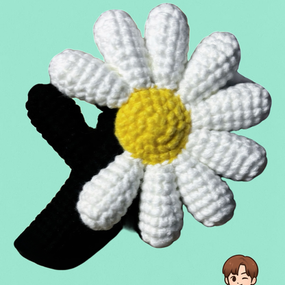 18 pieces gift box inspired by gdragon little daisy Keychain Dolls Handmade Plush Doll